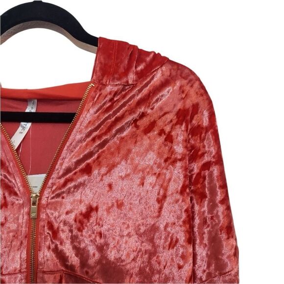 NWT- Fabletics- Crushed Velvet Velour Zip Up Hoodie, Size XL - Picture 3 of 10
